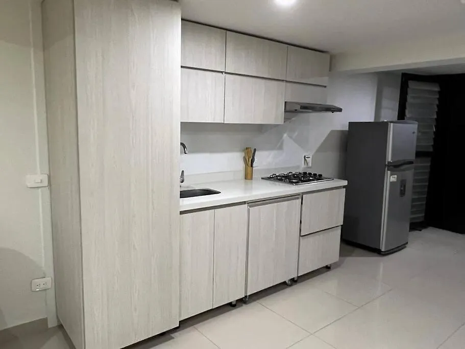 Lugar Acogedor Y Muy Central En Medellin 0*,