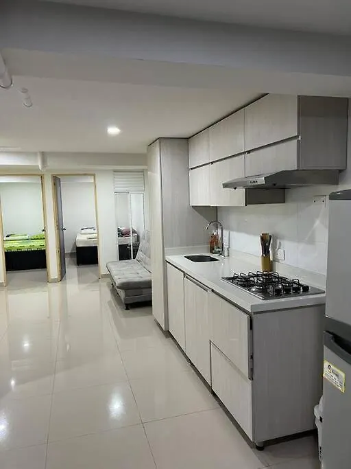 Lugar Acogedor Y Muy Central En Medellin 0*,  Colombia